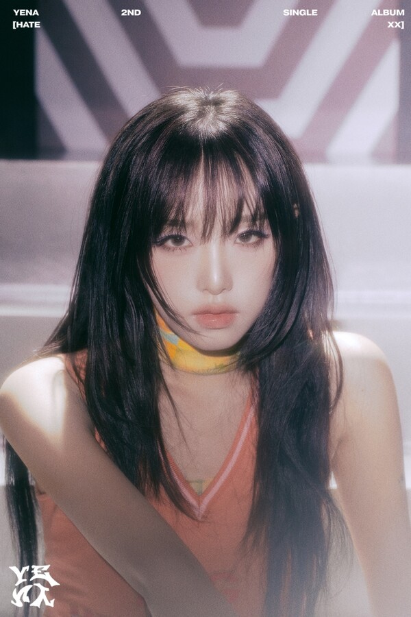 ▲ '스마일리'로 일본 시장에 데뷔하는 최예나. 제공|위에화엔터테인먼트