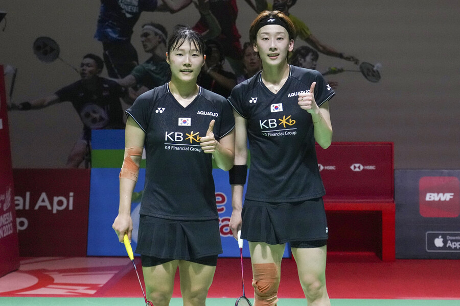 ▲ 2023 BWF 인도네시아오픈 여자 복식 결승에 진출한 이소희(오른쪽)와 백하나 ⓒ연합뉴스/AP