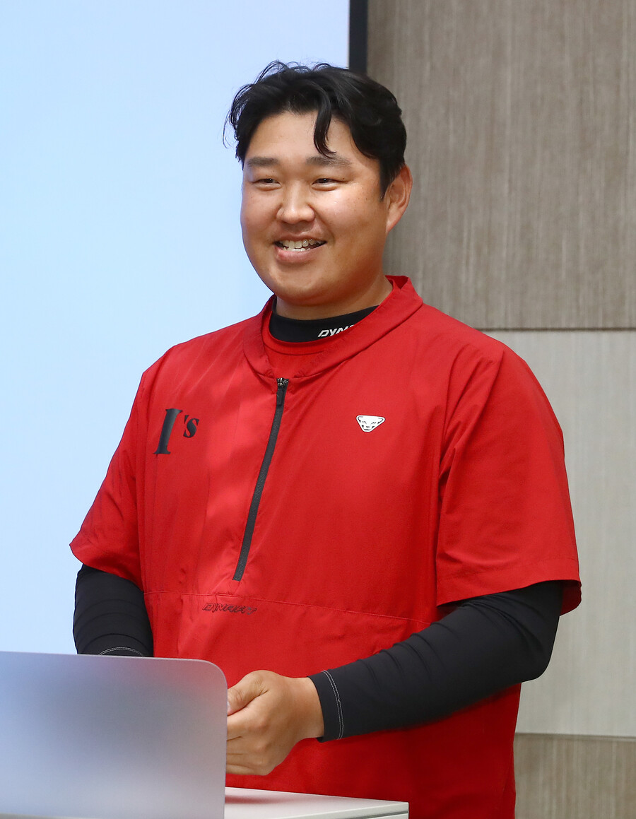 ▲ 미국에서 직접 드라이브라인 프로그램을 경험한 김동호 코치는 국내에서는 SSG가 이 분야의 선도에 있다고 자신한다 ⓒSSG랜더스