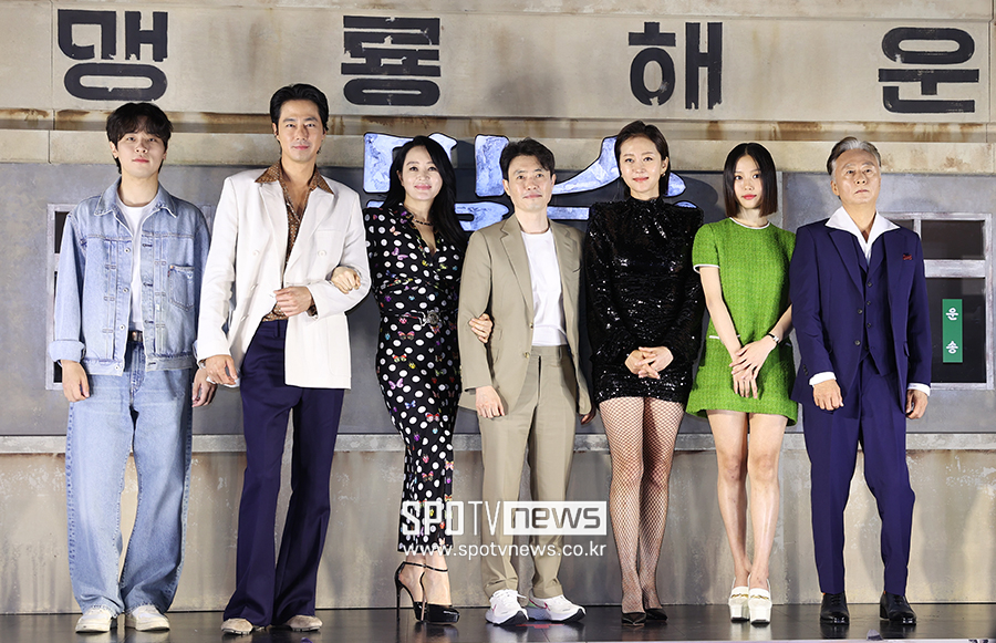 ▲ 박정민 조인성 김혜수 류승완 감독 염정아 고민시 김종수 ⓒ곽혜미 기자