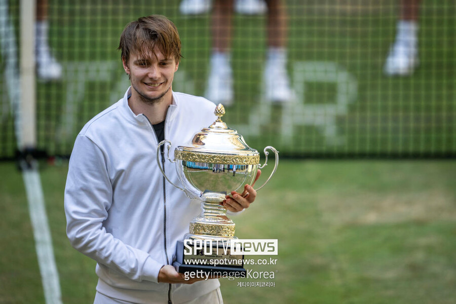 ▲ 2023 ATP 투어 할레오픈에서 우승한 알렉산드르 부블리크