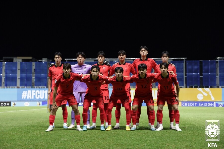 ▲ 25일 태국 빠툼타니 스타디움에서 열린 2023 아시아축구연맹(AFC) U-17 아시안컵 8강 태국과 경기에 선발 출전한 한국 17세 이하 대표팀. ⓒ대한축구협회