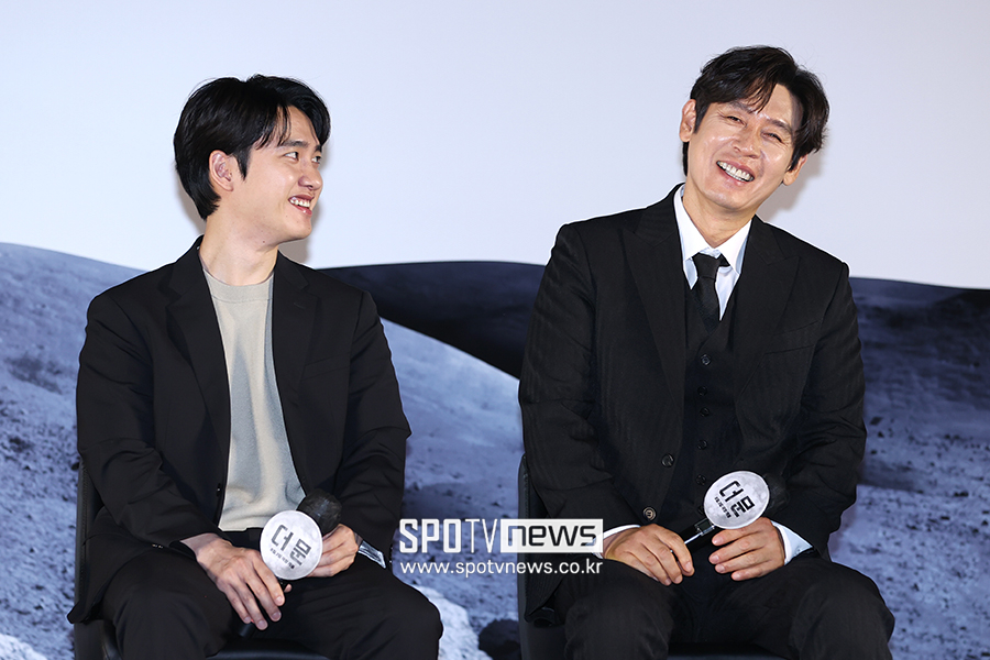 [포토S] 도경수-설경구, '아이돌과 지천명 아이돌'
