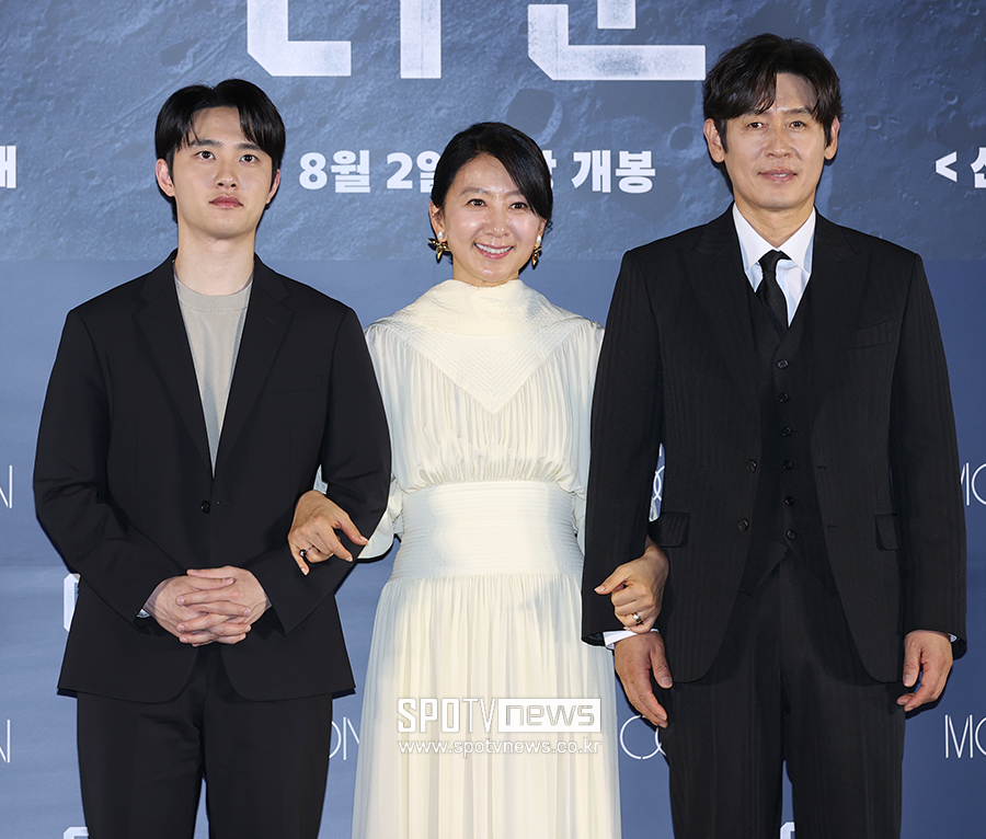 ▲ 도경수 김희애 설경구 ⓒ곽혜미 기자