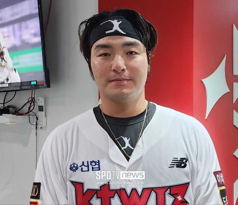 ▲ 인터뷰 중인 kt 위즈 내야수 박병호. ⓒ수원, 박정현 기자