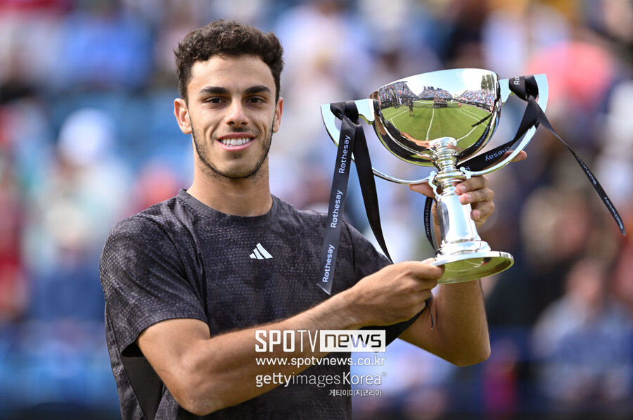 ▲ 프란시스코 세룬돌로가 2023 ATP 투어 이스트본 인터내셔널에서 우승했다.