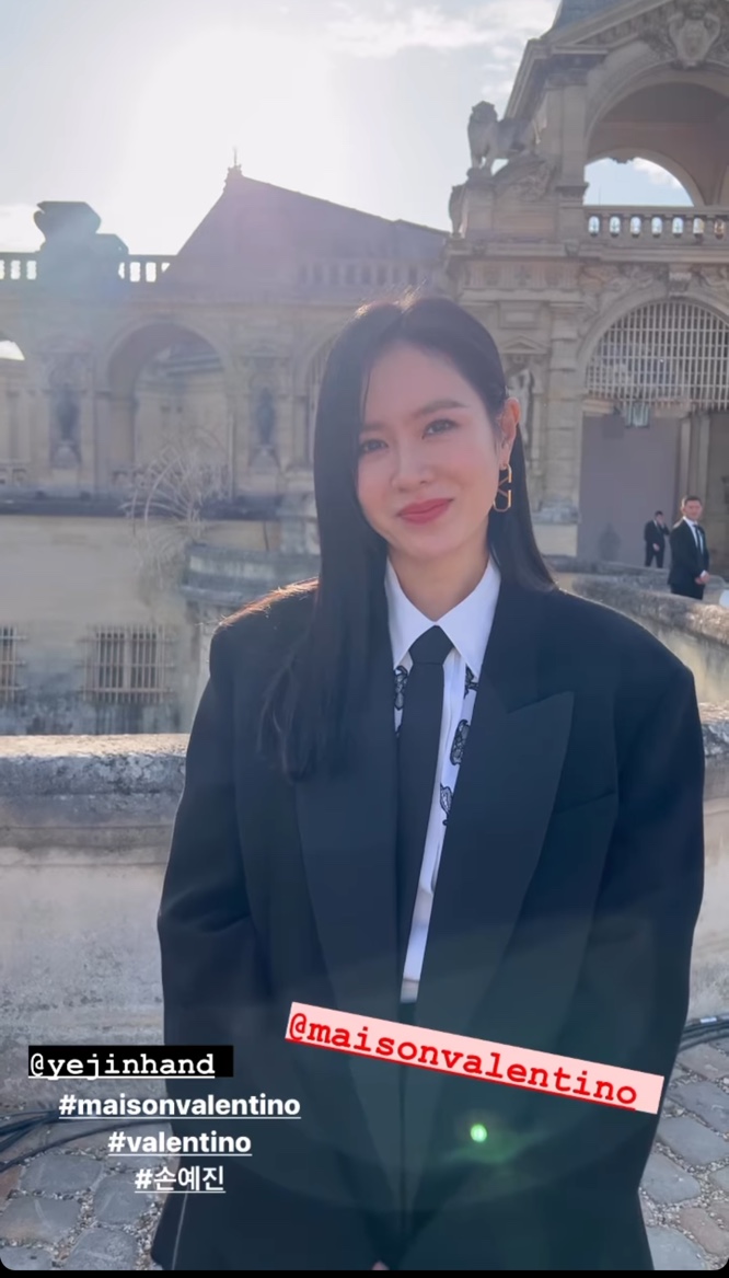 ▲ 출처| 바자 코리아 인스타그램