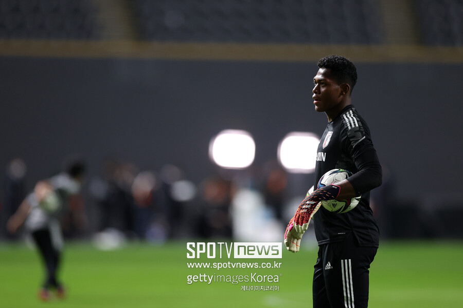 ▲ 일본 국가대표 차기 주전 골키퍼로 각광받는 스즈키 자이온.