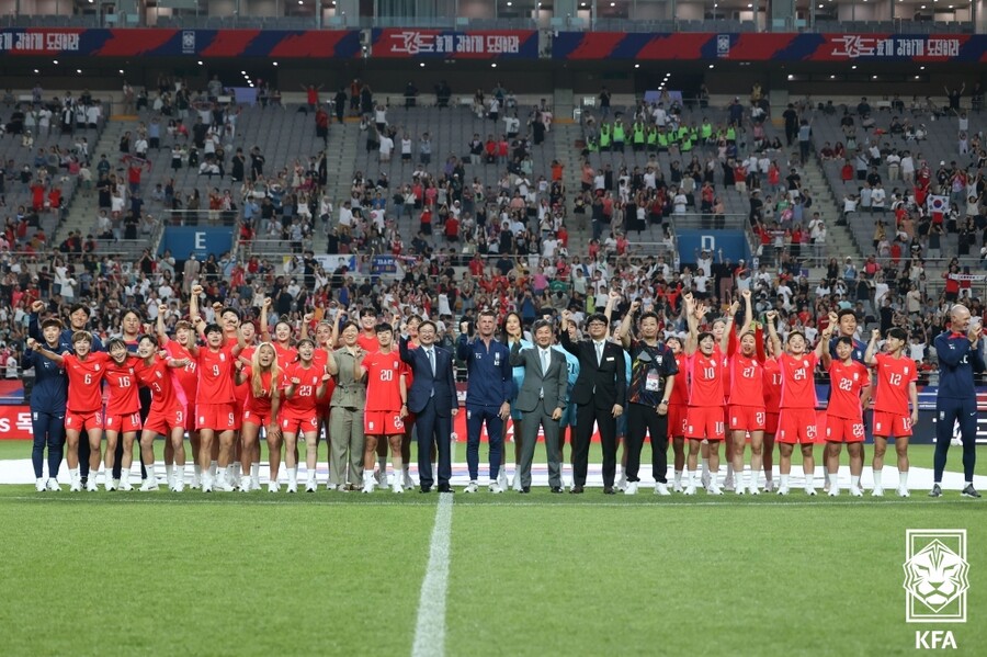 ▲ 8일 오후 서울월드컵경기장에서 콜린 벨 감독이 이끈 여자축구 대표팀이 아이티를 상대로 한 월드컵 출정식 경기에서 2-1로 이겼다 ⓒ 대한축구협회