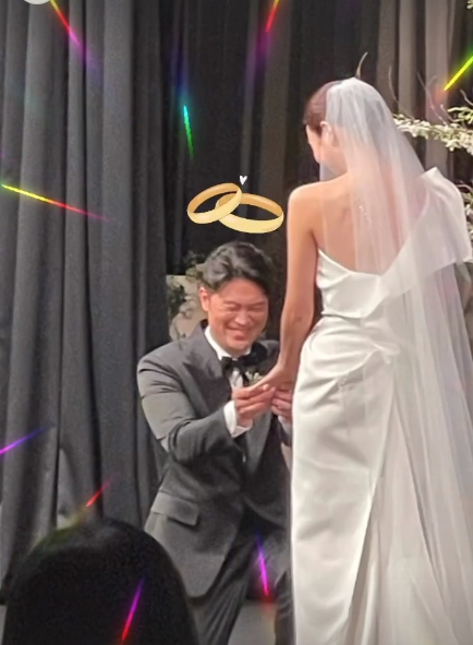 최자, 축복 속 웨딩마치 '포착'…붐 사회‧개코 이적 축가[종합]