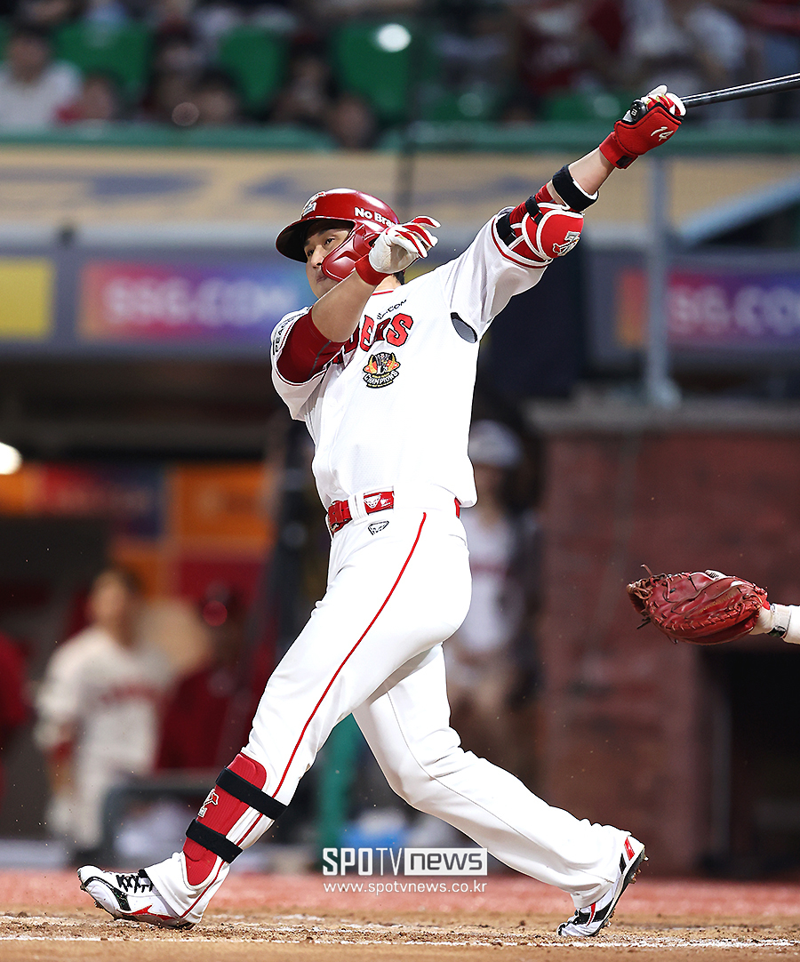 '월간 타격 3관왕' 최정, KBO 6월 MVP 선정 '4년 만의 탈환' [공식발표]