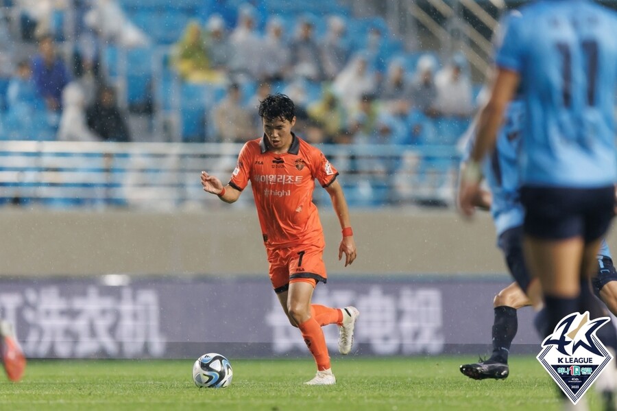 ▲ 대구FC 에드가, 세징야와 강원FC 양현준(사진 위에서부터) ⓒ한국프로축구연맹