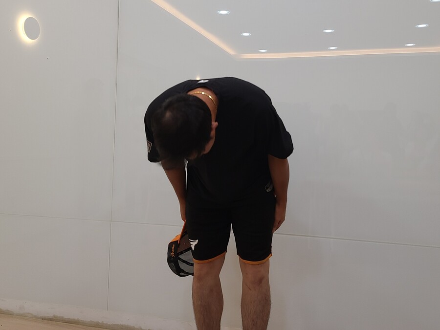 ▲ 고개숙인 하주석. ⓒ연합뉴스
