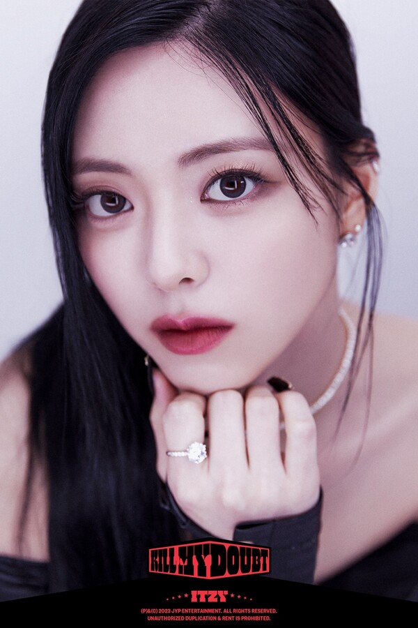 ▲  '킬 마이 다웃' 유나 콘셉트 사진. 제공|JYP엔터테인먼트