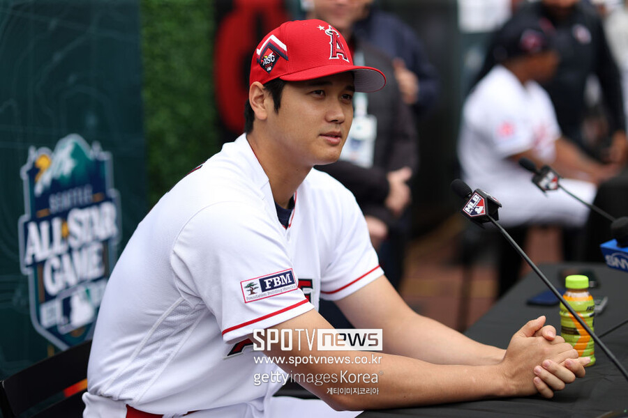 오타니·아쿠냐 주니어 'MVP 레이스' 독주…ML 최초 기록으로 이어질까