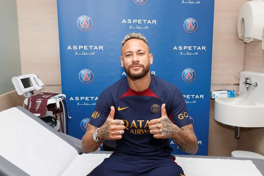 ▲ 네이마르가 파리 생제르맹에 복귀해 메디컬 테스트를 받았다 ⓒ PSG