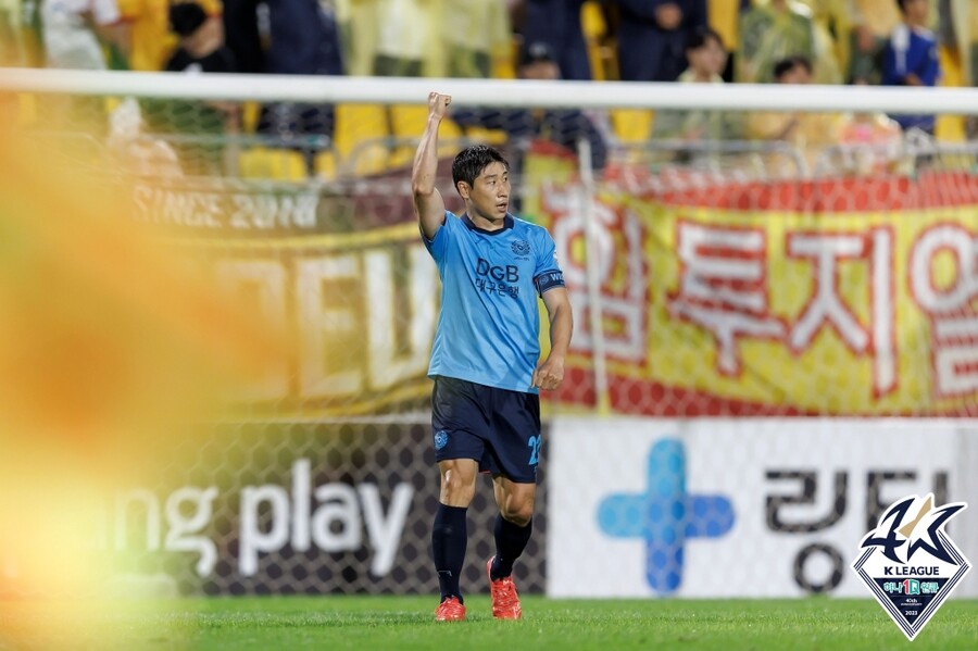 ▲ 광주FC전에서 골을 넣었던 대구FC 공격수 이근호. ⓒ한국프로축구연맹