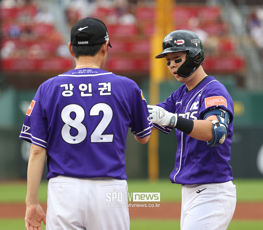 ▲ 강인권 감독 박건우 ⓒ곽혜미 기자