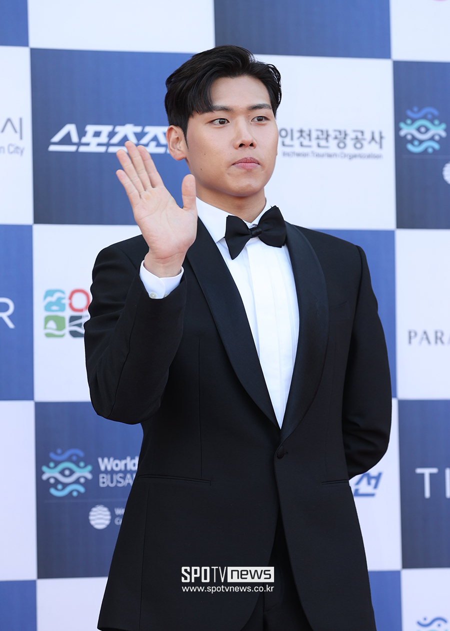 [포토S] 청룡시리즈어워즈 참석한 남현우