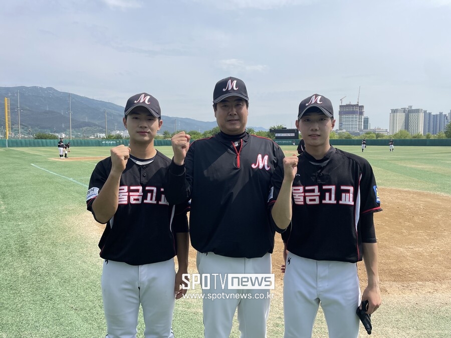 ▲물금고를 이끌고 있는 강승영 (가운데) 감독. ⓒ최민우 기자