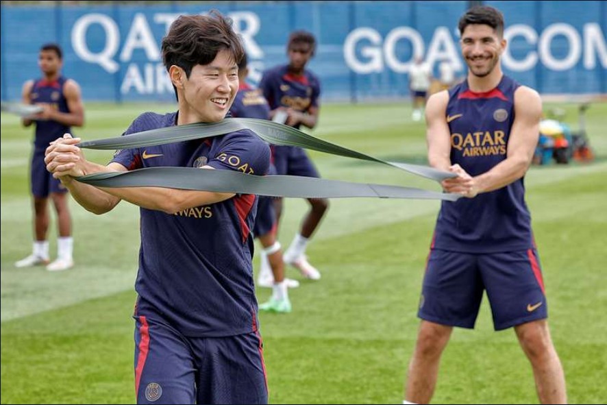 ▲ 훈련하는 이강인 ⓒPSG