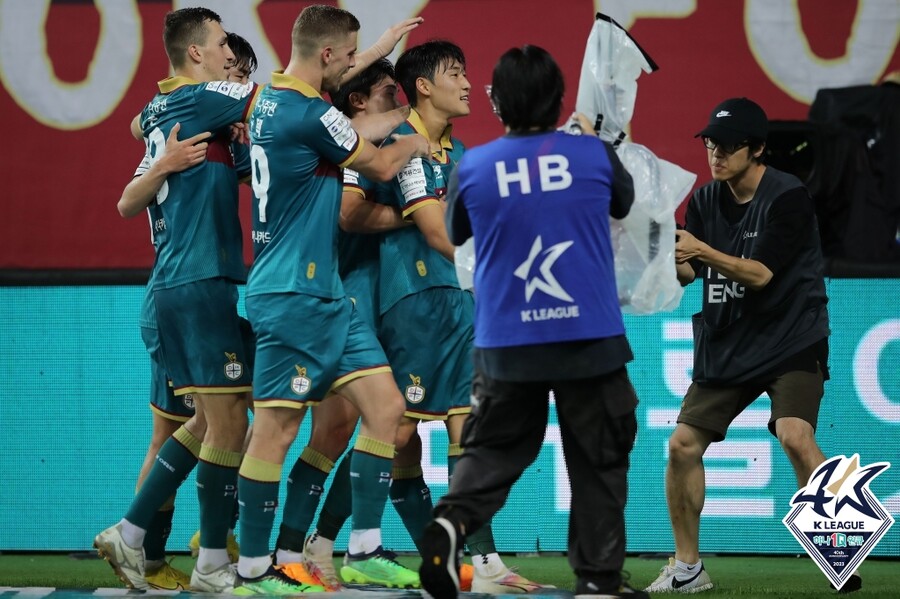 ▲ 시즌 1호골을 터트린 배준호. ⓒ한국프로축구연맹