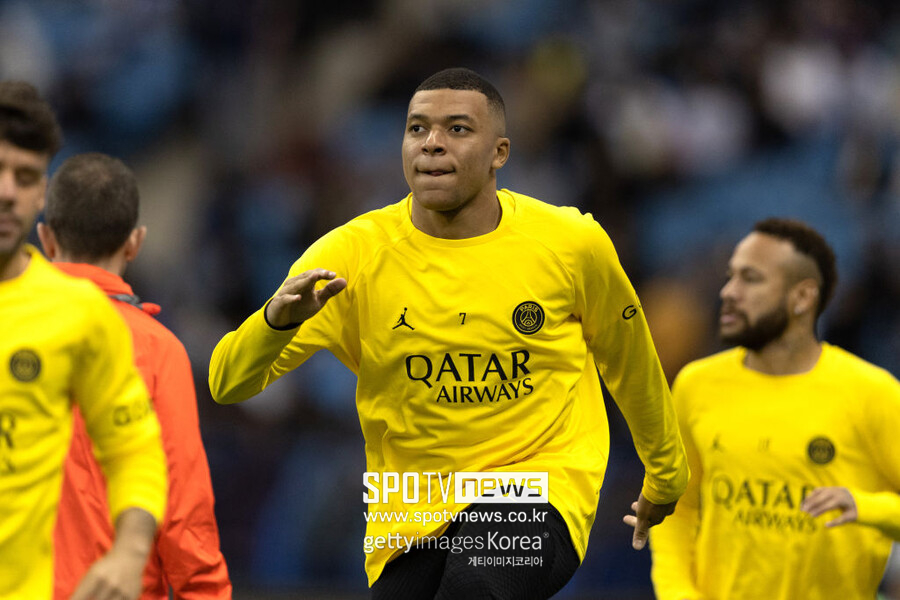 PSG 폭발, 음바페 한일 투어 제외…'잉여 신세' 음바페, 방출 대상들과 파리서 훈련 중