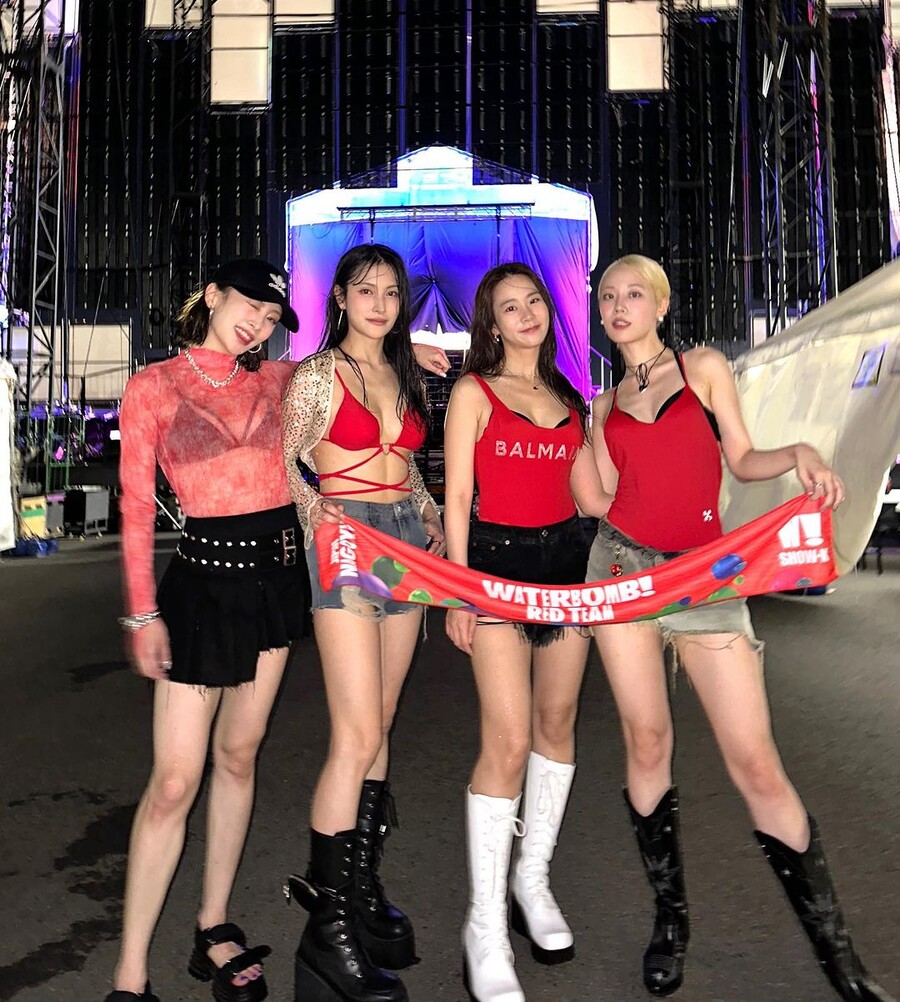 박규리, 前남친 구속 이슈에도 꿋꿋…파격 레드 비키니