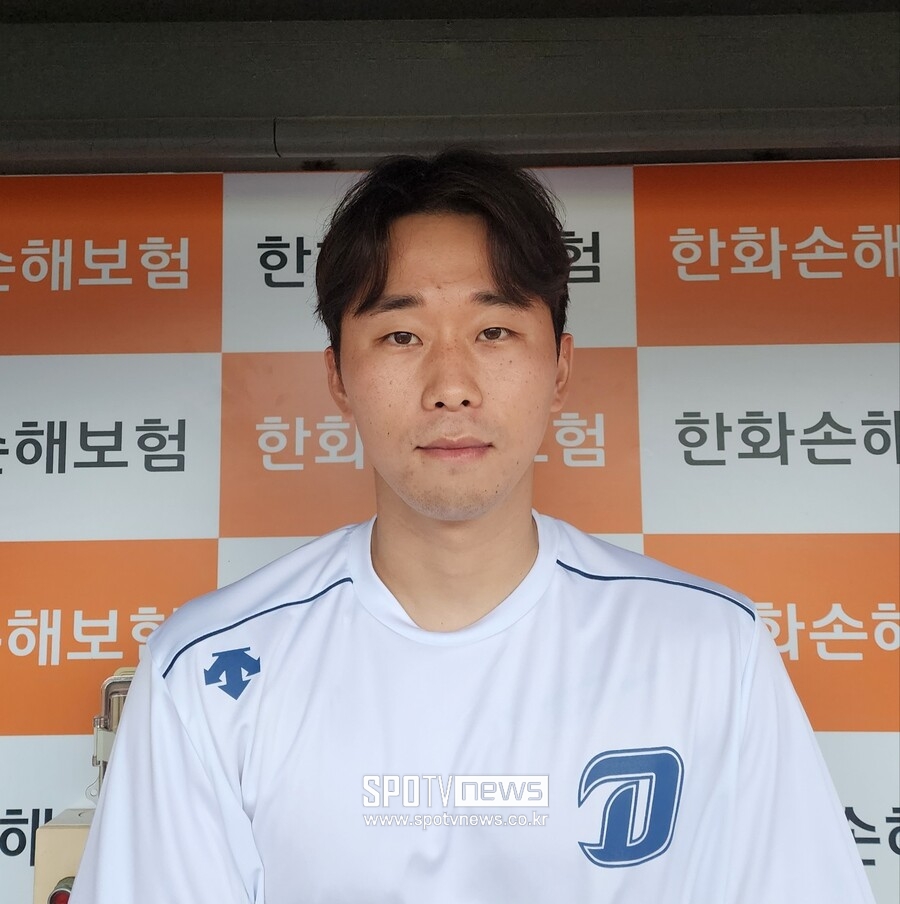 ▲ 인터뷰 중인 NC 다이노스 투수 채지선.  ⓒ대전, 박정현 기자