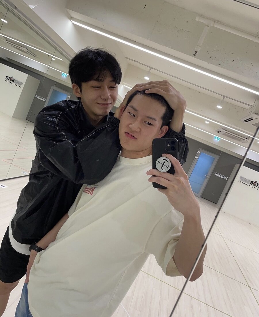 ▲ 몬스타엑스 형원(왼쪽), 주헌. 출처| 주헌 SNS