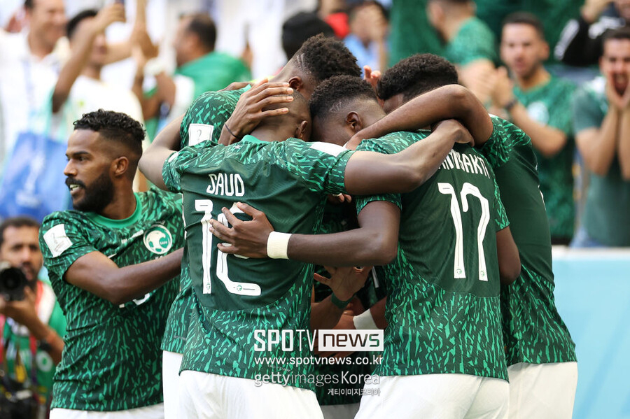 ▲ 사우디아라비아 프로리그(SPL)의 힘을 알 수 있었던 2022 카타르 월드컵, 사우디 축구대표팀은 아르헨티나를 꺾는 이변을 연출했다. 선발 11명 중 9명이 알 힐랄 소속이었다.