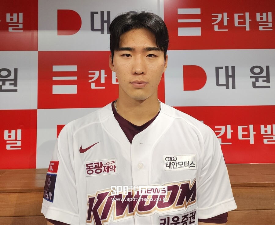 ▲ 인터뷰 중인 키움 히어로즈 내야수 이주형. ⓒ고척, 박정현 기자