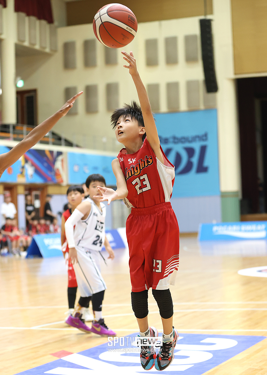[포토S] KBL 유소년농구대회, '압둘자바처럼 훅슛'