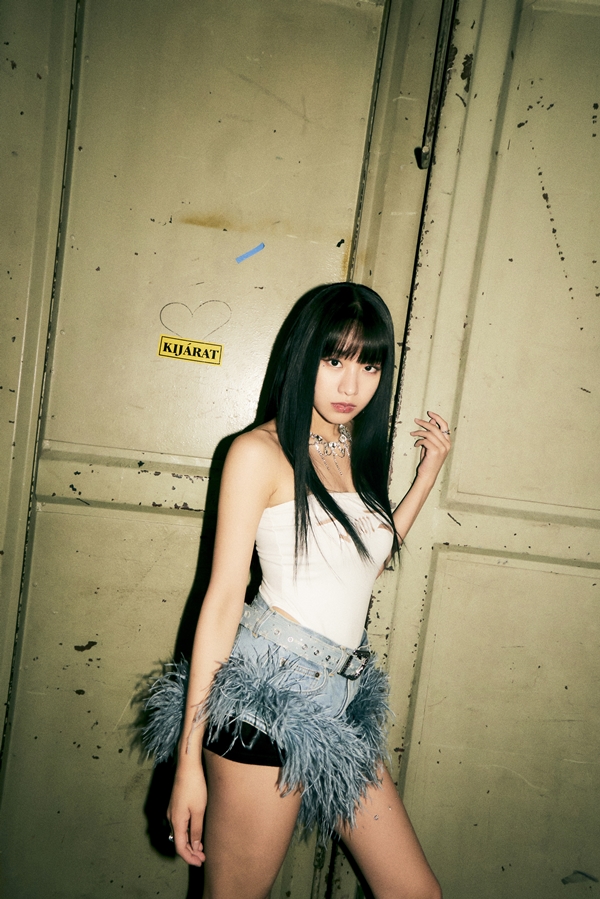 ▲ 키스오브라이프 나띠가 솔로곡 '슈가코트'를 음악방송에서 선보인다. 제공|S2엔터테인먼트