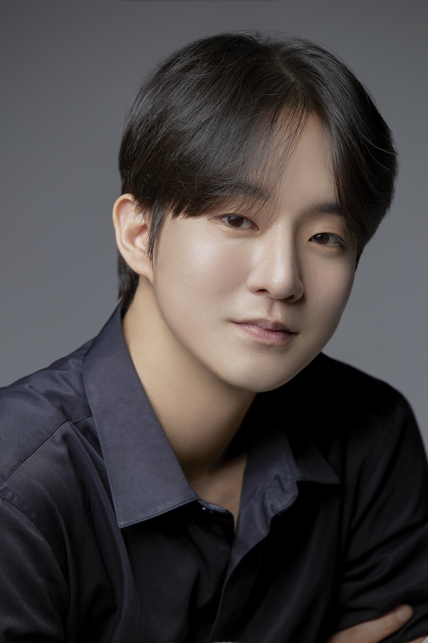 신윤섭, OSR엔터와 전속계약…손건우‧백은경‧한다라와 '한솥밥'