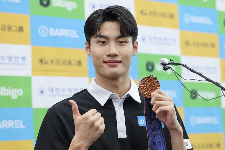 황선우, "약점인 체력 보완해 아시안게임과 파리 올림픽 준비"