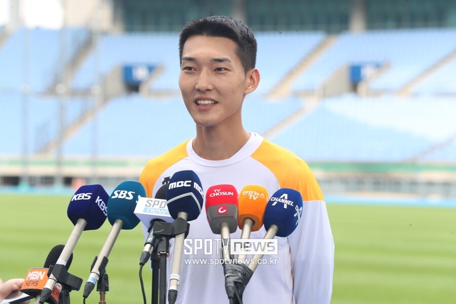 우상혁 "金 찾아와야죠"…세계선수권대회 '스마일 출사표'