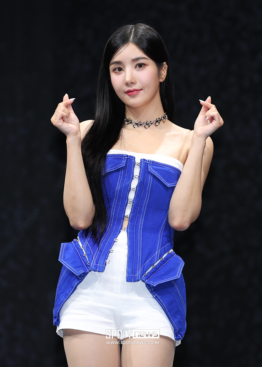 '신흥 서머퀸' 권은비, '워터밤' 열기 잇는다 "목표=역주행 아닌 정주행"[종합]
