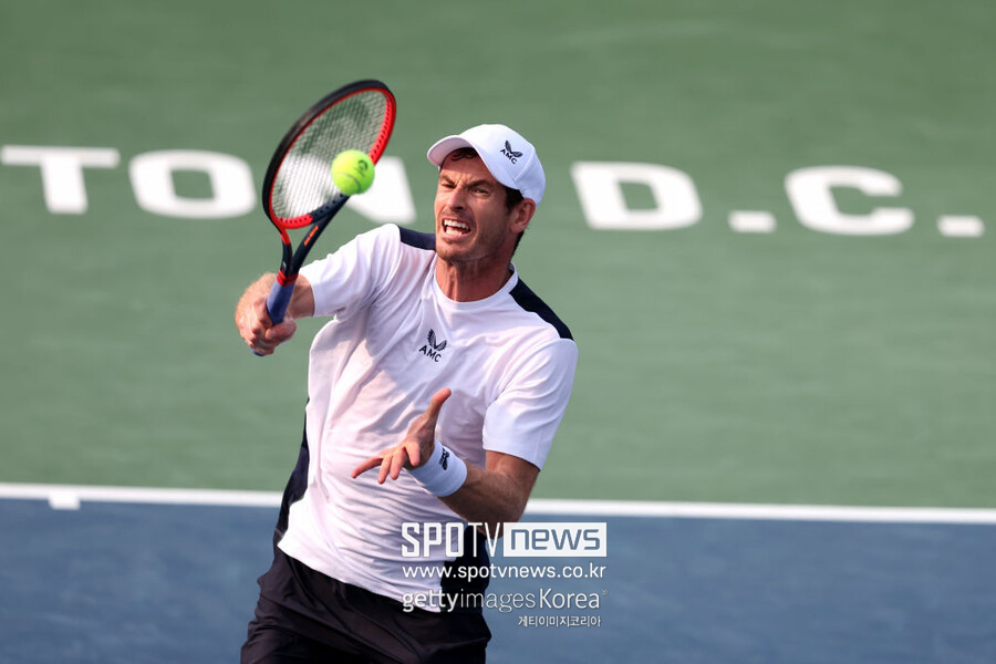 ▲ 앤디 머리가 2023 ATP 투어 시티오픈 단식 2회전에서 경기를 펼치고 있다.