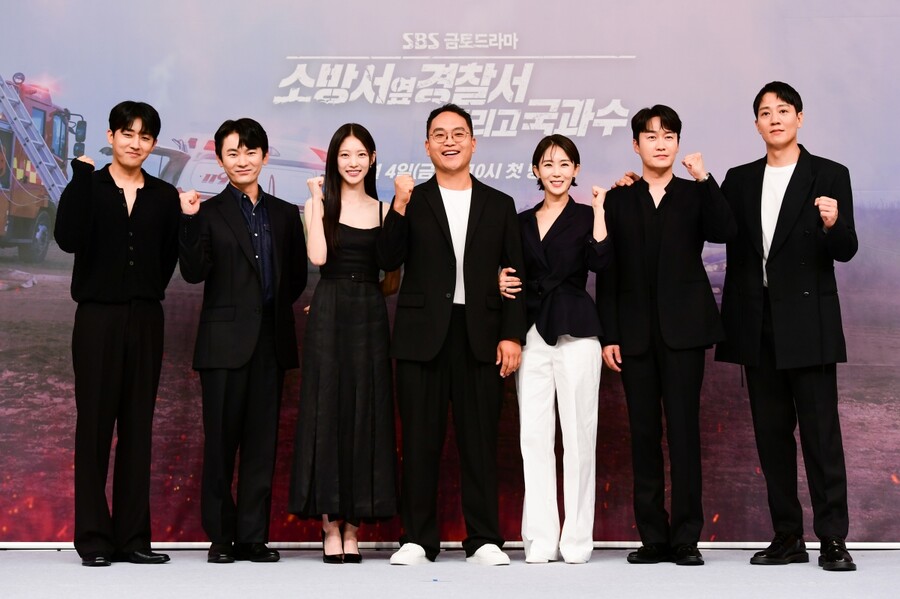 ▲ 손호준, 강기둥, 공승연, 신경수, 손지윤, 오의식, 김래원(왼쪽부터). 제공| SBS
