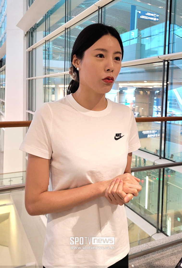 "이재영은 학폭과 무관" 쌍둥이 미스터리, 왜 이제야 입을 열었을까