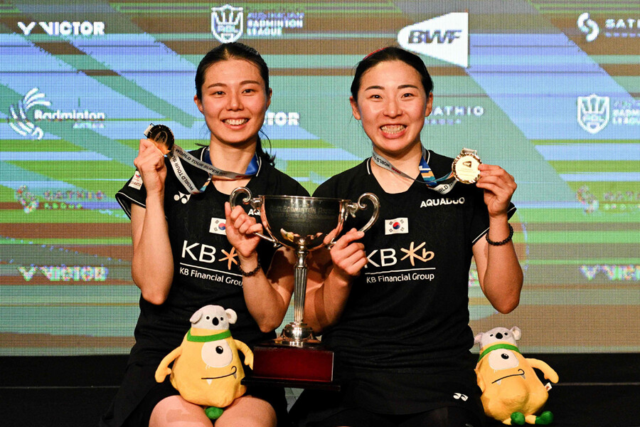 ▲ 2023 BWF 호주오픈 여자 복식에서 우승한 김소영(왼쪽)과 공희용 ⓒ연합뉴스/AFP