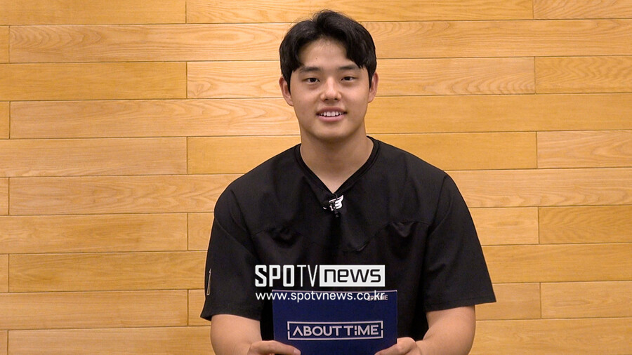 ▲ 스포티비뉴스와 인터뷰 중인 문동주