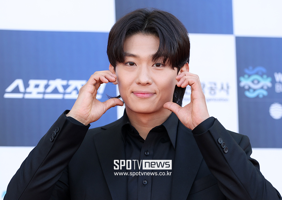 덱스, 美서 코로나 확진→비행기 못 타 행사 불참 "너무 아쉽고 죄송"