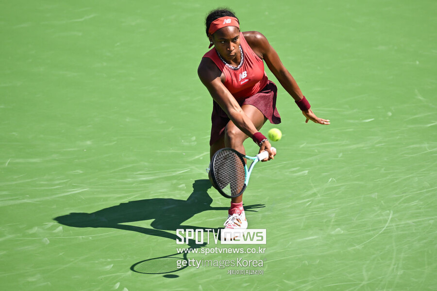 ▲ 코코 고프가 2023 WTA 투어 내셔널뱅크 오픈에서 경기를 펼치고 있다.