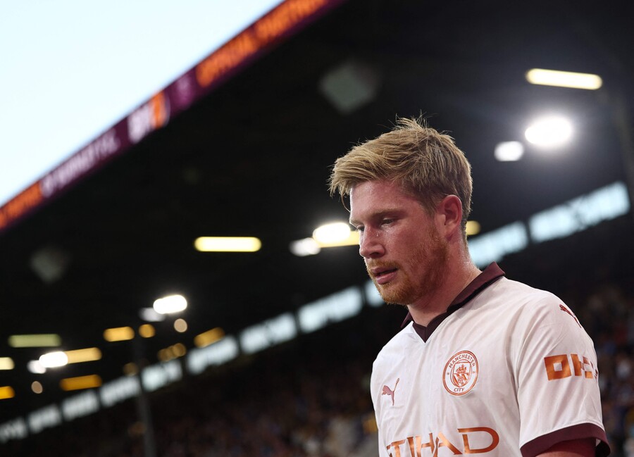 ▲ '하! 안 풀리네', 맨체스터 시티의 공격 창조자 케빈 데 브라위너가 번리와의 개막전부터 부상으로 이탈했다. ⓒ연합뉴스/EPA/AFP