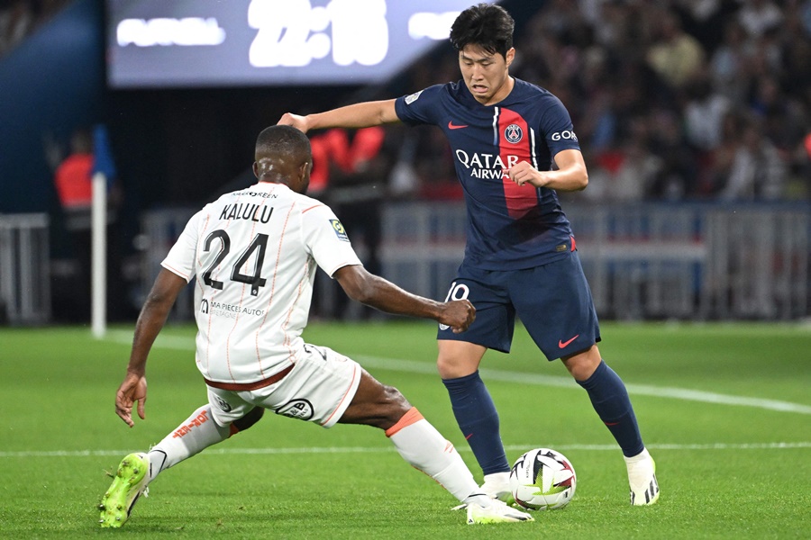 ▲ 이강인이 PSG 공식 데뷔전을 치렀다 ⓒ 연합뉴스/AP