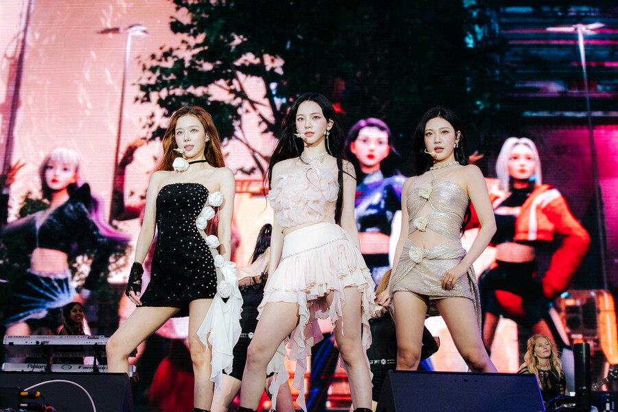 지젤 빠진 3인 에스파, K팝 그룹 최초 美 ‘아웃사이드 랜즈 페스티벌’ 참석[공식]