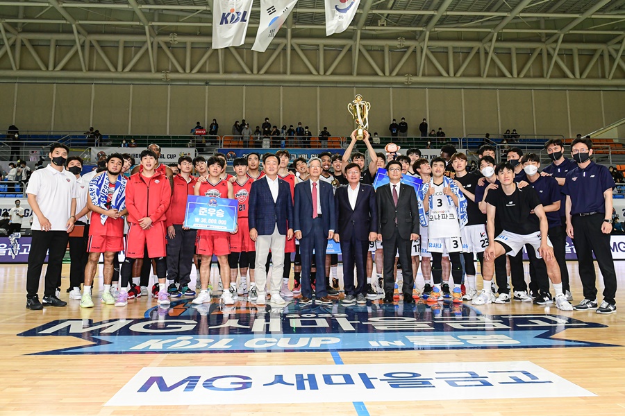 ▲ 지난해 통영에서 열렸던 컵대회가 군산으로 찾아온다 ⓒ KBL