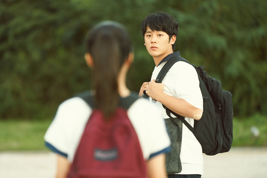 '무빙' 이정하, 긍정+힐링 에너지 대방출…깜찍 만렙 신인에 쏠리는 관심